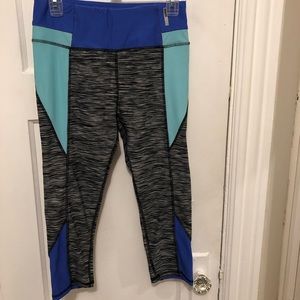 Reebok workout capri leggings